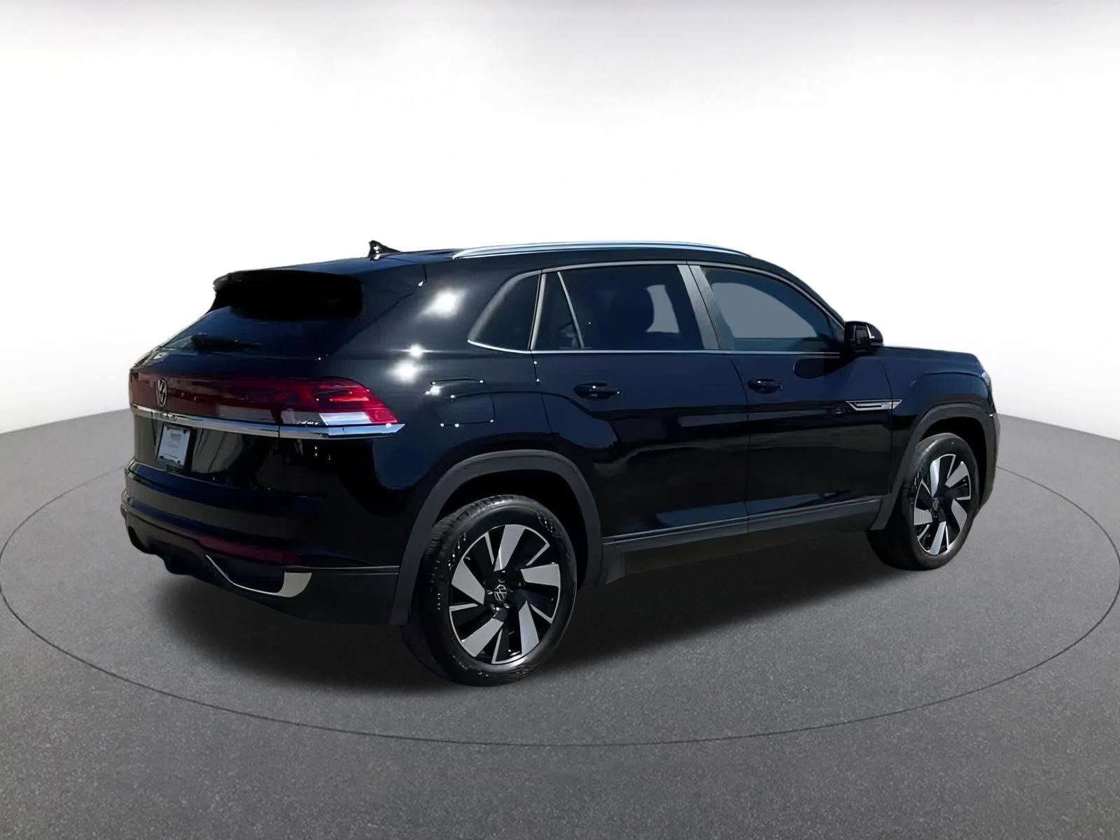 Used 2025 Volkswagen Atlas Cross Sport SE image 14