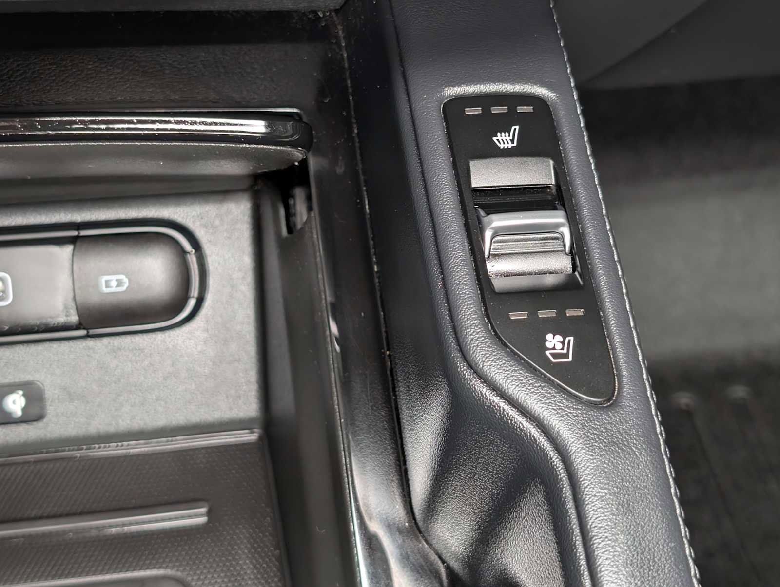 Used 2020 Kia Telluride EX w/ EX Premium Package AWD/4WD image 34