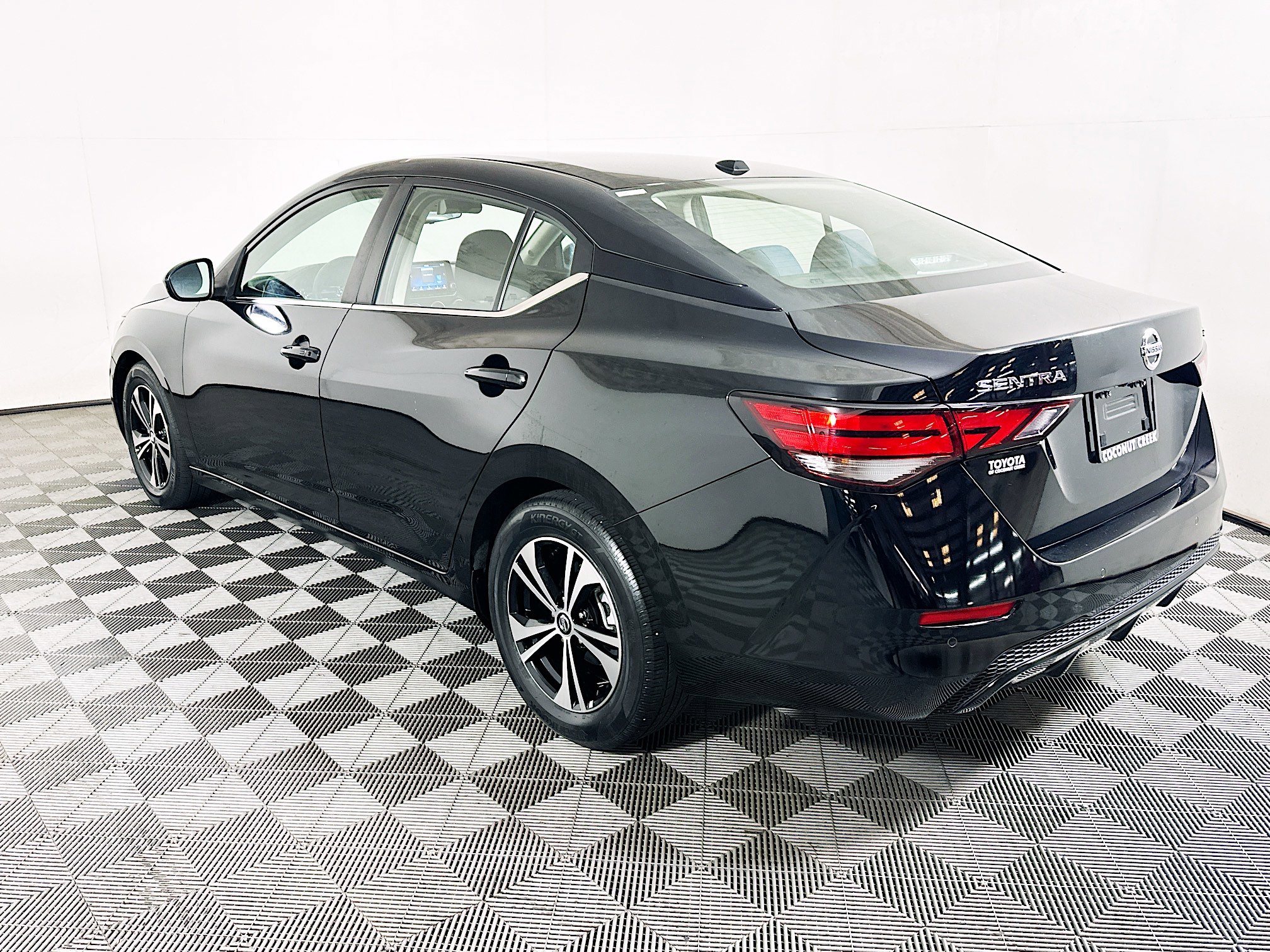 Used 2023 Nissan Sentra SV FWD image 5