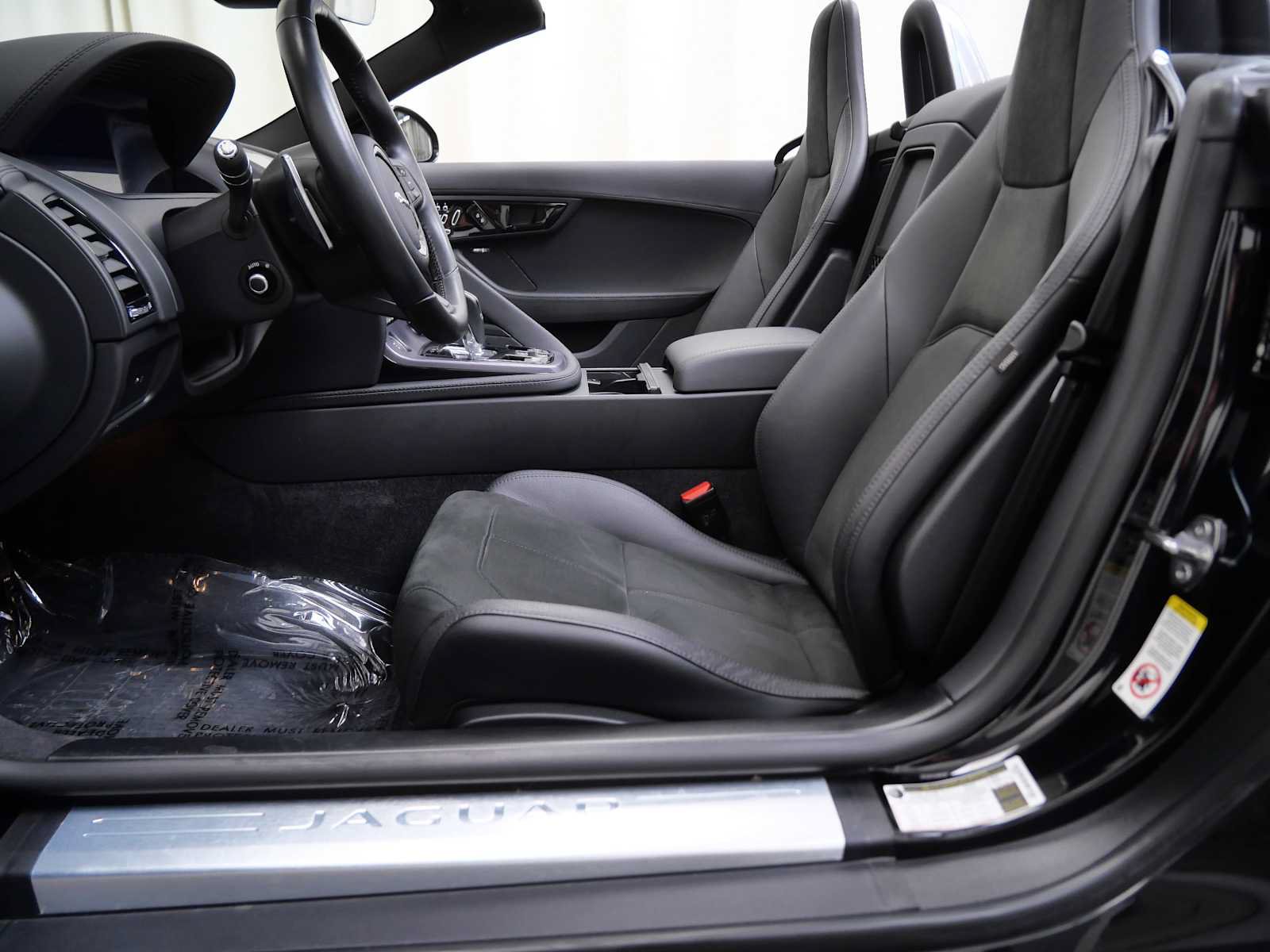 Used 2023 Jaguar F-TYPE Convertible RWD image 21