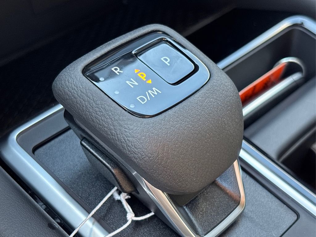 New 2025 Nissan Pathfinder SV w/ Black Appearance Package image 30