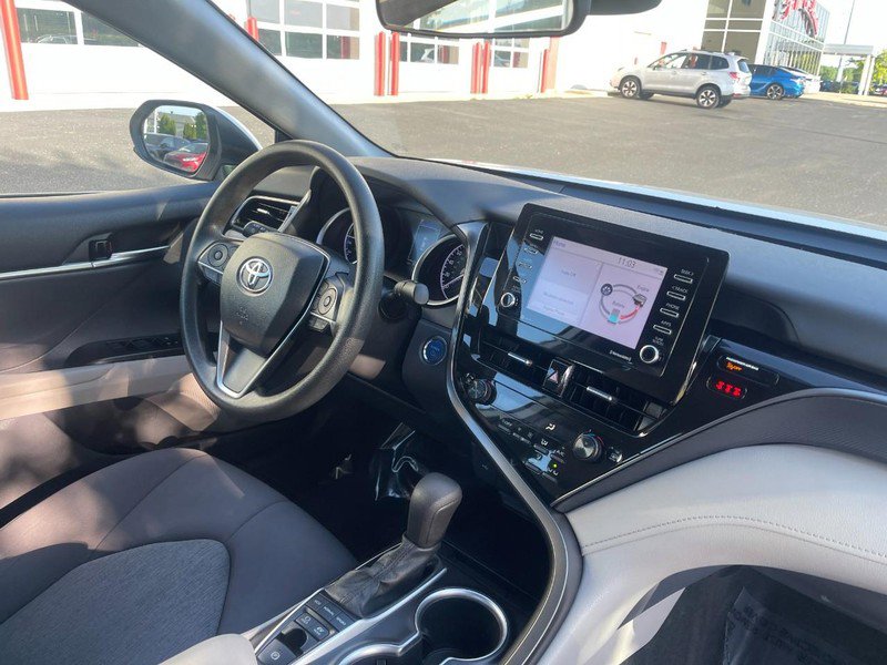 Used 2022 Toyota Camry LE FWD image 5
