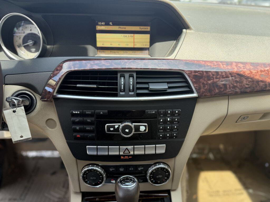 Used 2012 Mercedes-Benz C 250 Sedan image 9
