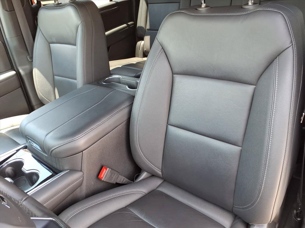 Certified 2025 Chevrolet Suburban Z71 AWD/4WD image 19