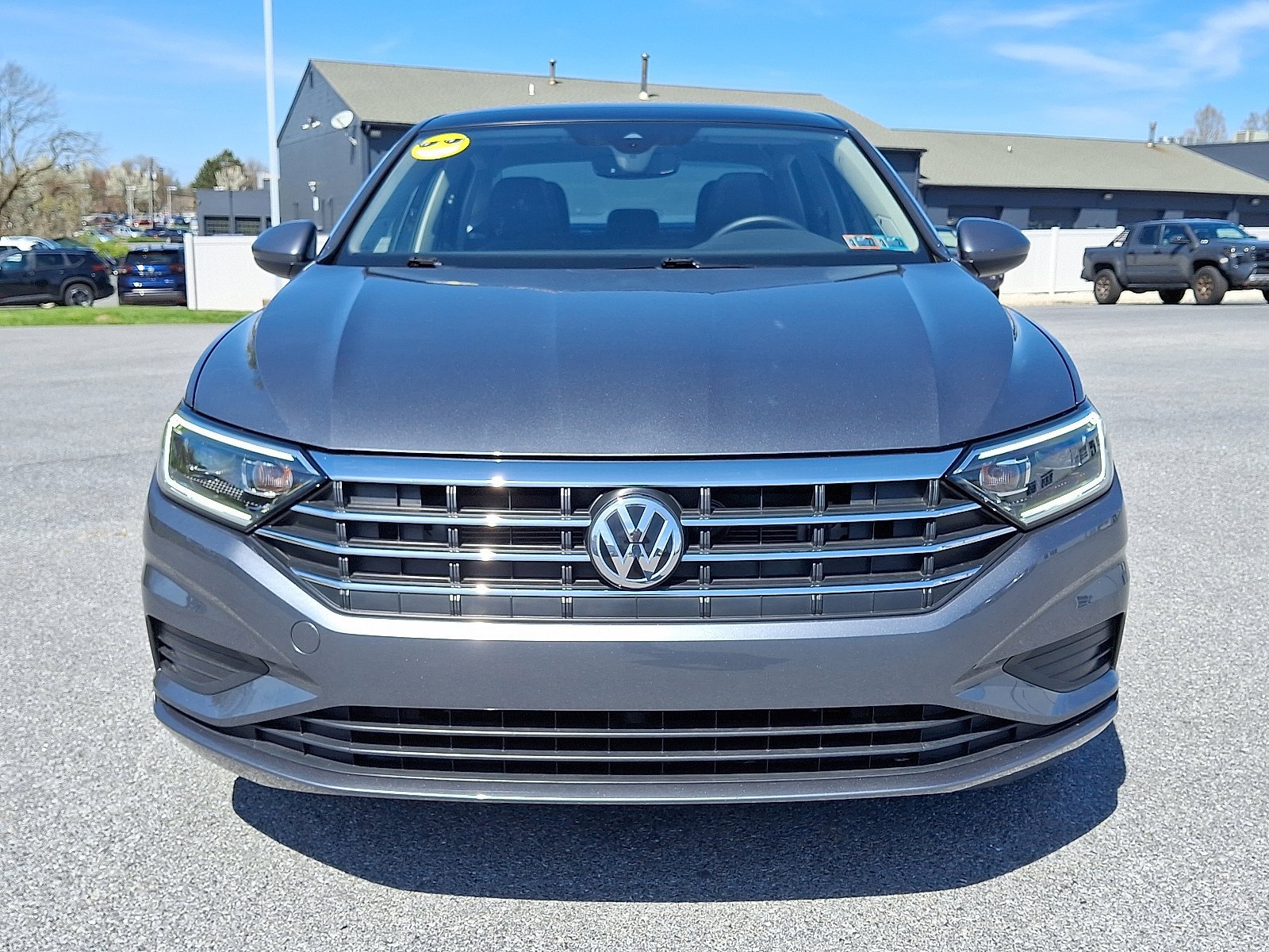 Used 2020 Volkswagen Jetta SEL FWD image 2