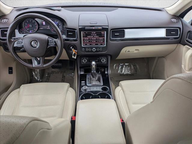 Used 2013 Volkswagen Touareg Sport image 15