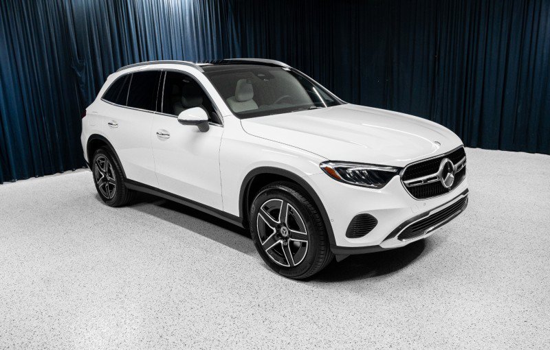 Certified 2026 Mercedes-Benz GLC 300 image 3
