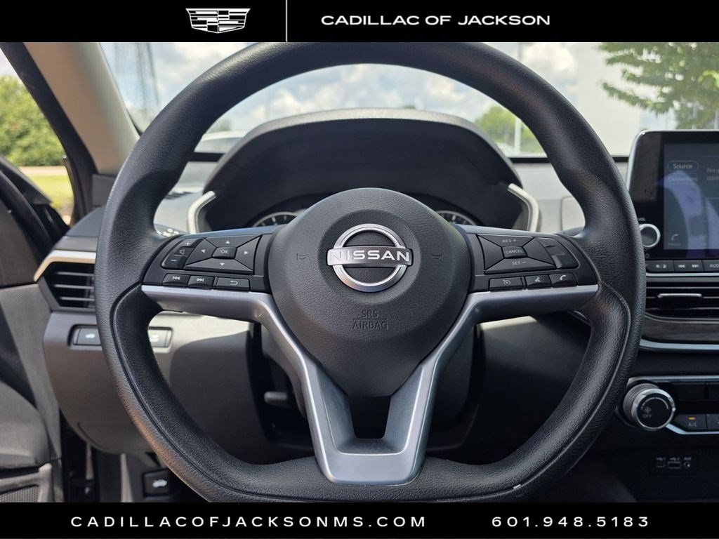Used 2025 Nissan Altima 2.5 SV FWD image 23