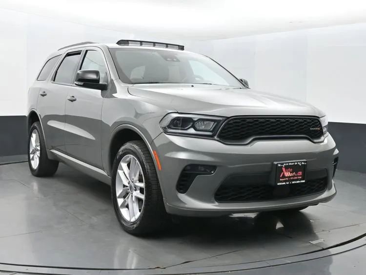 Used 2023 Dodge Durango GT image 2