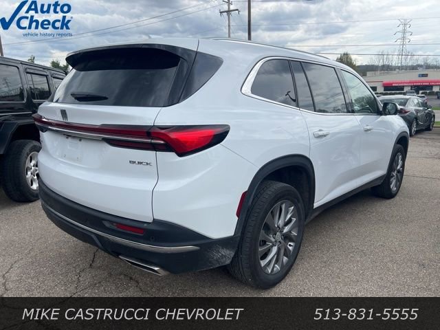 Used 2025 Buick Enclave Preferred image 3