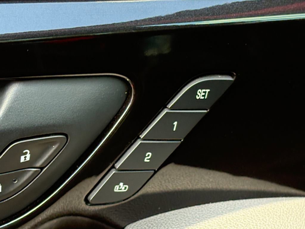Used 2021 Chevrolet Blazer RS w/ Enhanced Convenience Package FWD image 25