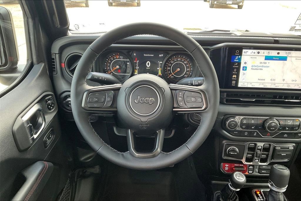 New 2025 Jeep Gladiator Rubicon w/ Convenience Group AWD/4WD image 12