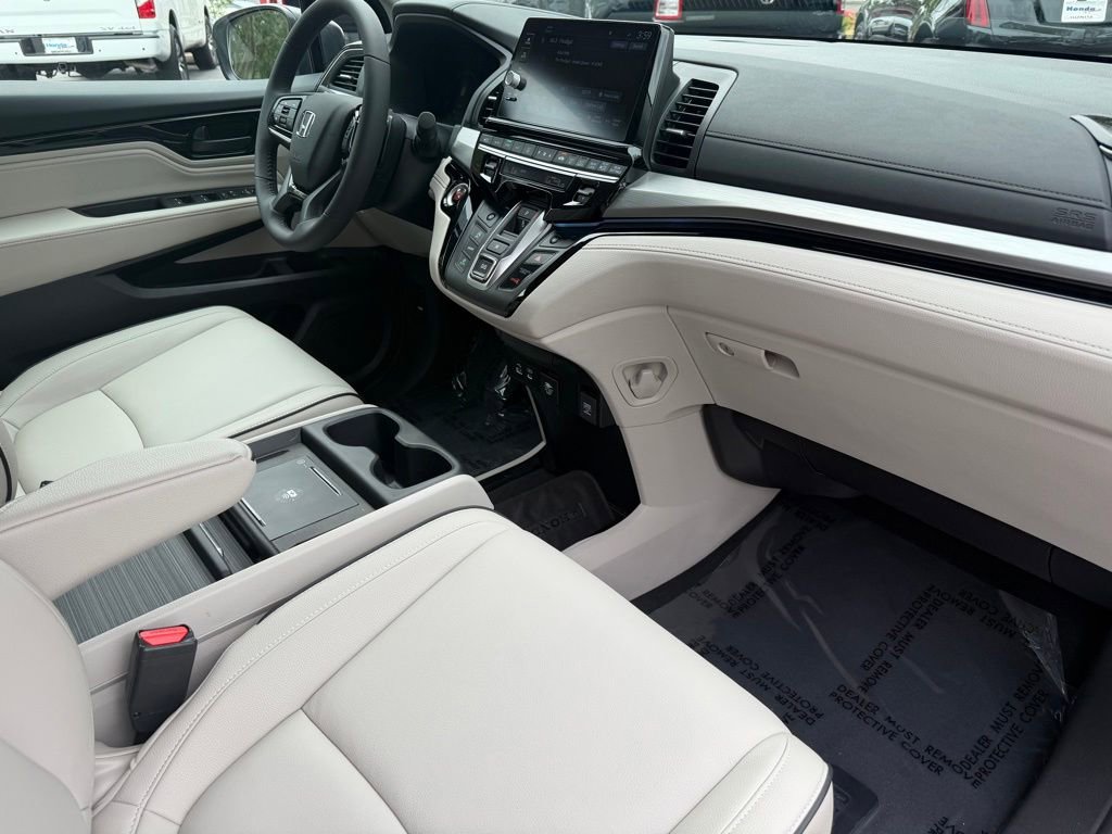Certified 2026 Honda Odyssey Touring image 13