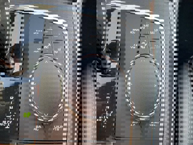 Used 2021 BMW 330i xDrive Sedan w/ Convenience Package image 37