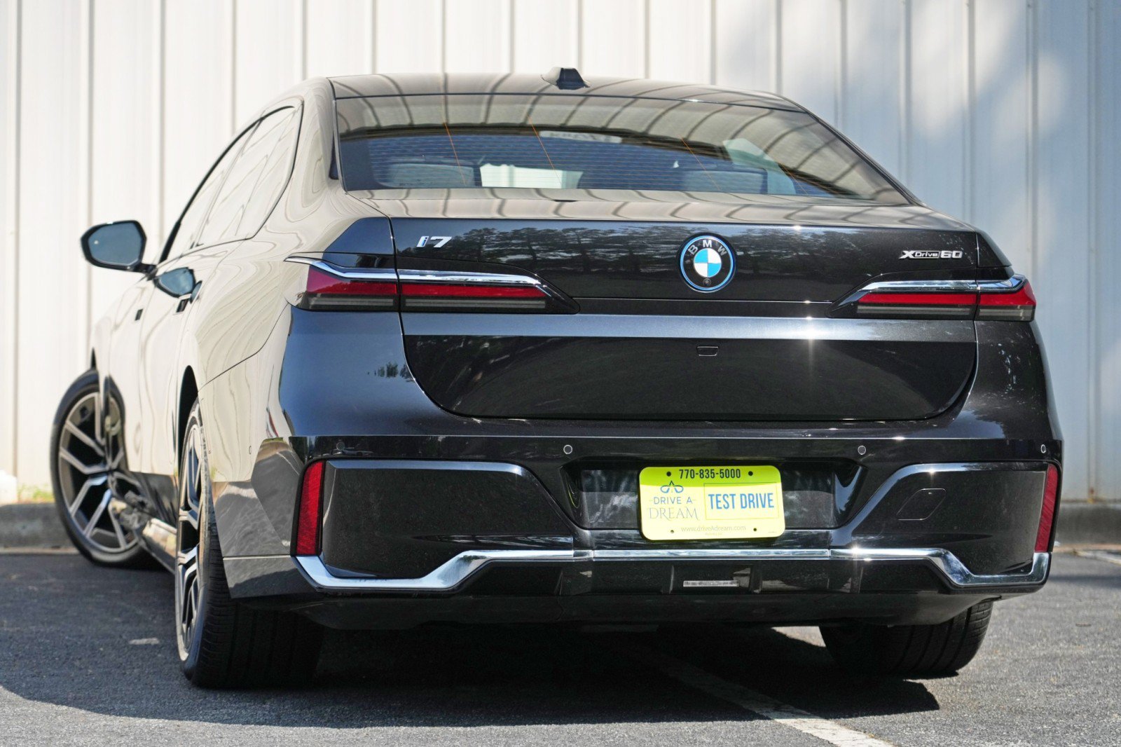 Used 2023 BMW i7 xDrive60 w/ Executive Package 2 AWD/4WD image 6