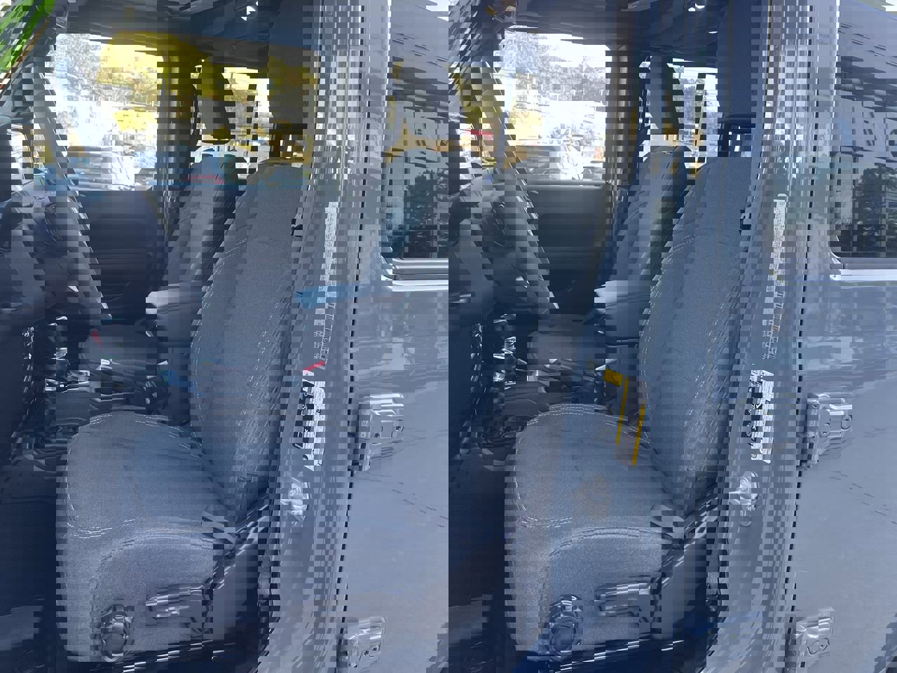 Used 2025 Jeep Wrangler Sport S image 14