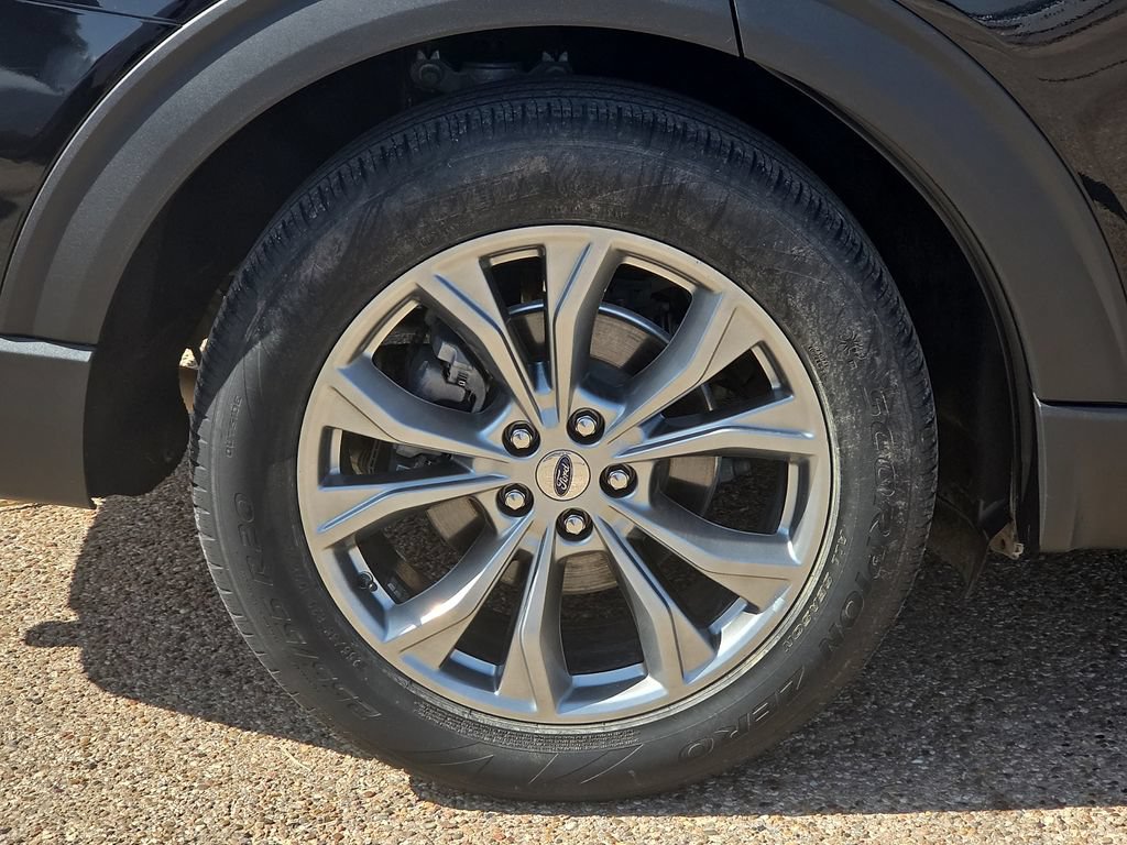 Used 2023 Ford Explorer Limited w/ Equipment Group 301A RWD image 13