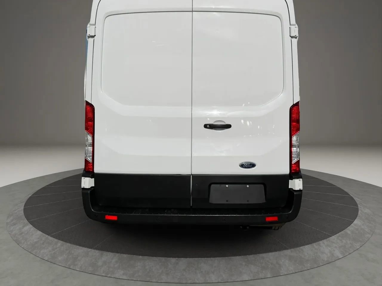 Used 2022 Ford Transit 250 Medium Roof RWD image 5
