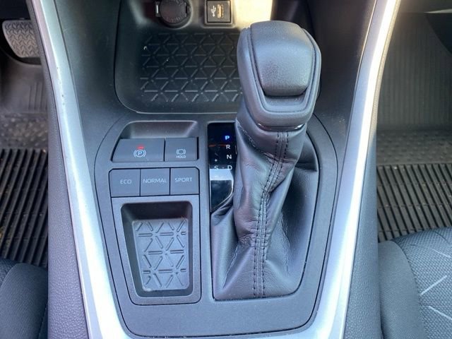 Used 2023 Toyota RAV4 XLE w/ Convenience Package FWD image 21