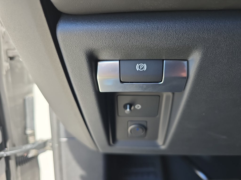 New 2026 Land Rover Defender 110 X AWD/4WD image 27