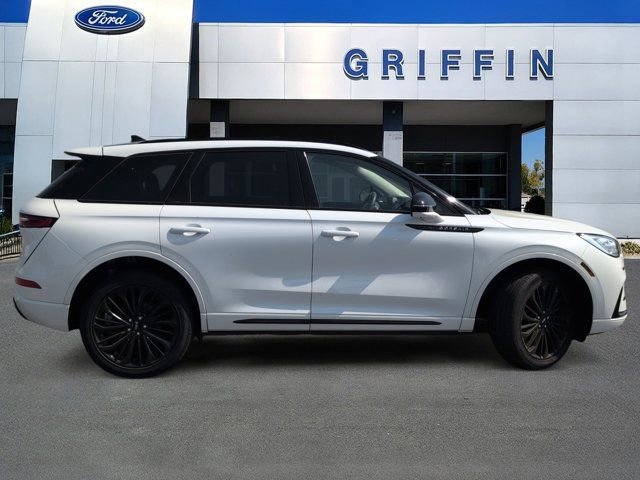 Used 2023 Lincoln Corsair Reserve w/ Equipment Group 201A image 3