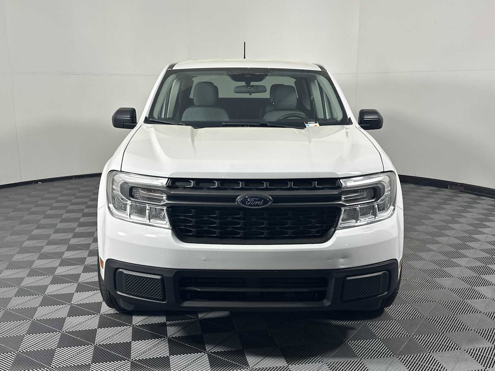 Used 2024 Ford Maverick XLT image 2