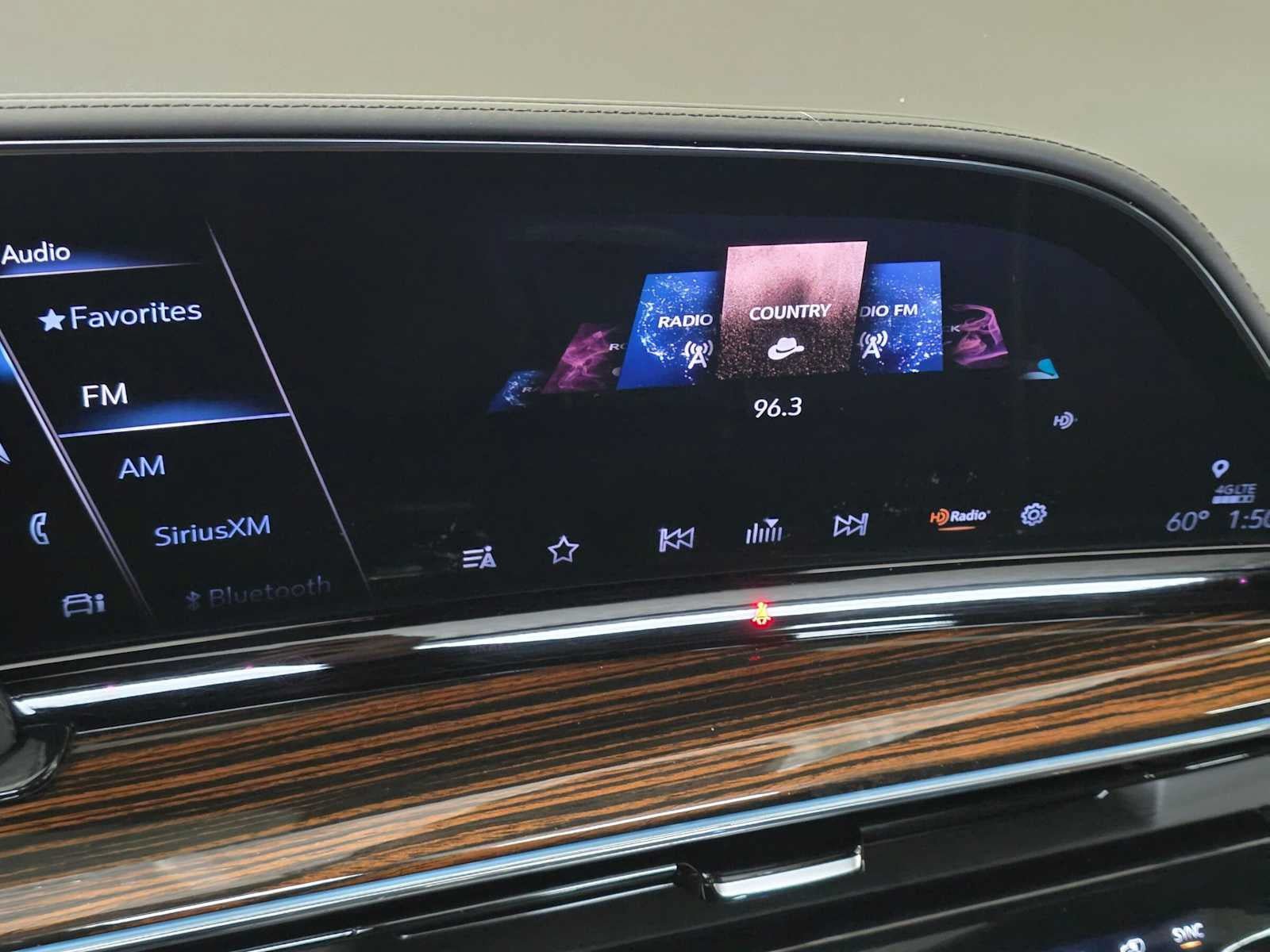 Certified 2021 Cadillac Escalade Premium Luxury w/ LPO, Illumination Package AWD/4WD image 28