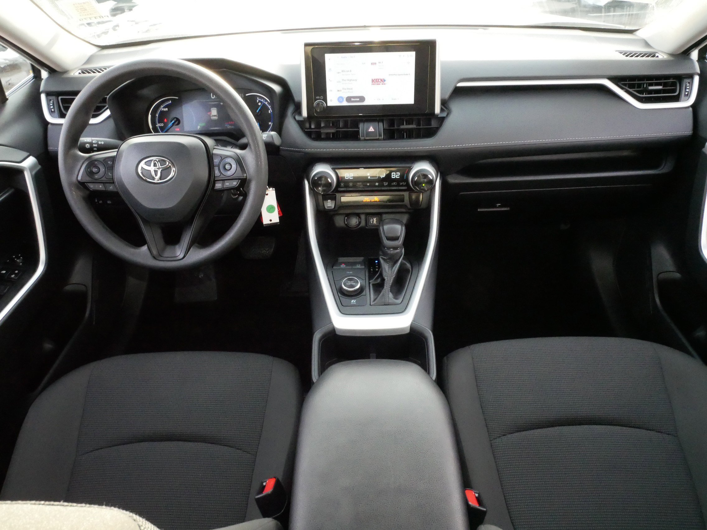 Used 2024 Toyota RAV4 LE image 10