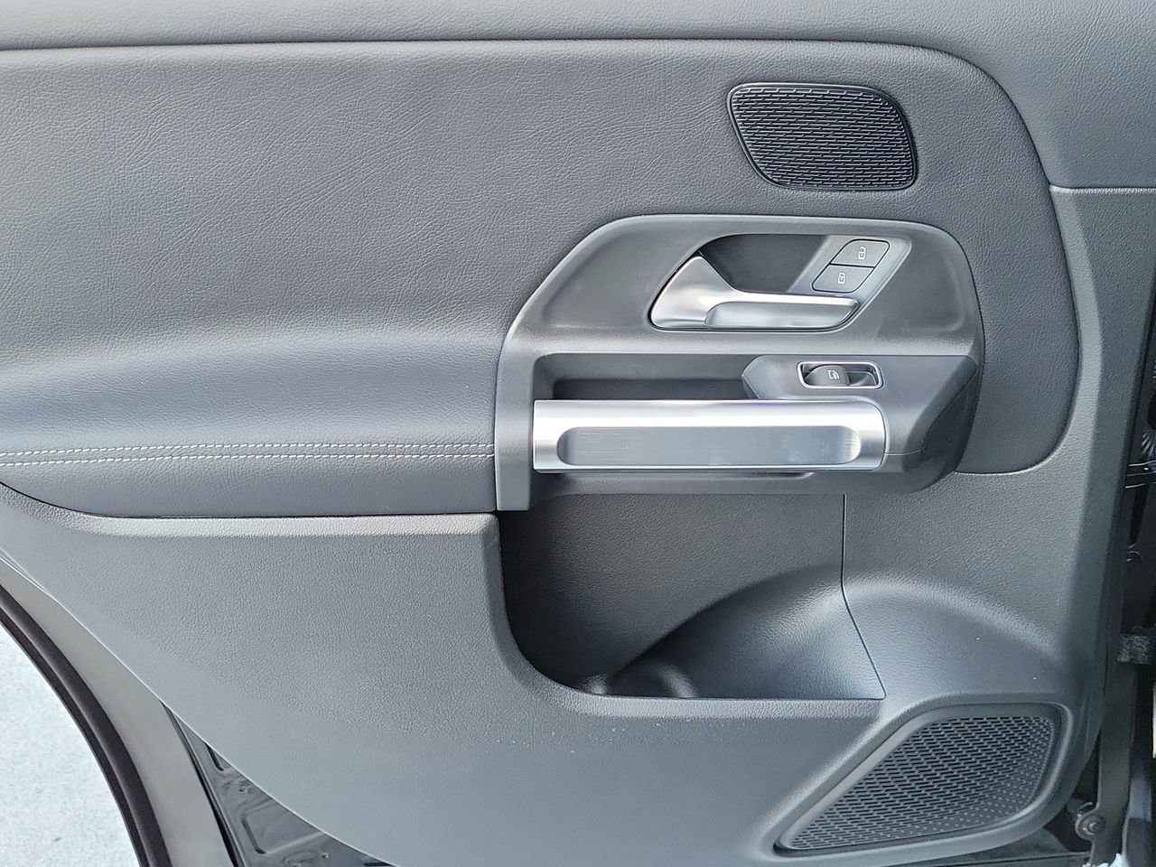 New 2026 Mercedes-Benz GLB 250 image 11