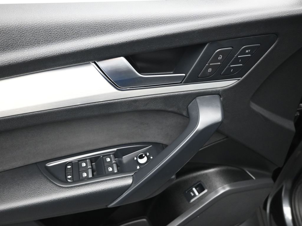 Used 2021 Audi SQ5 Premium w/ Convenience Package image 11