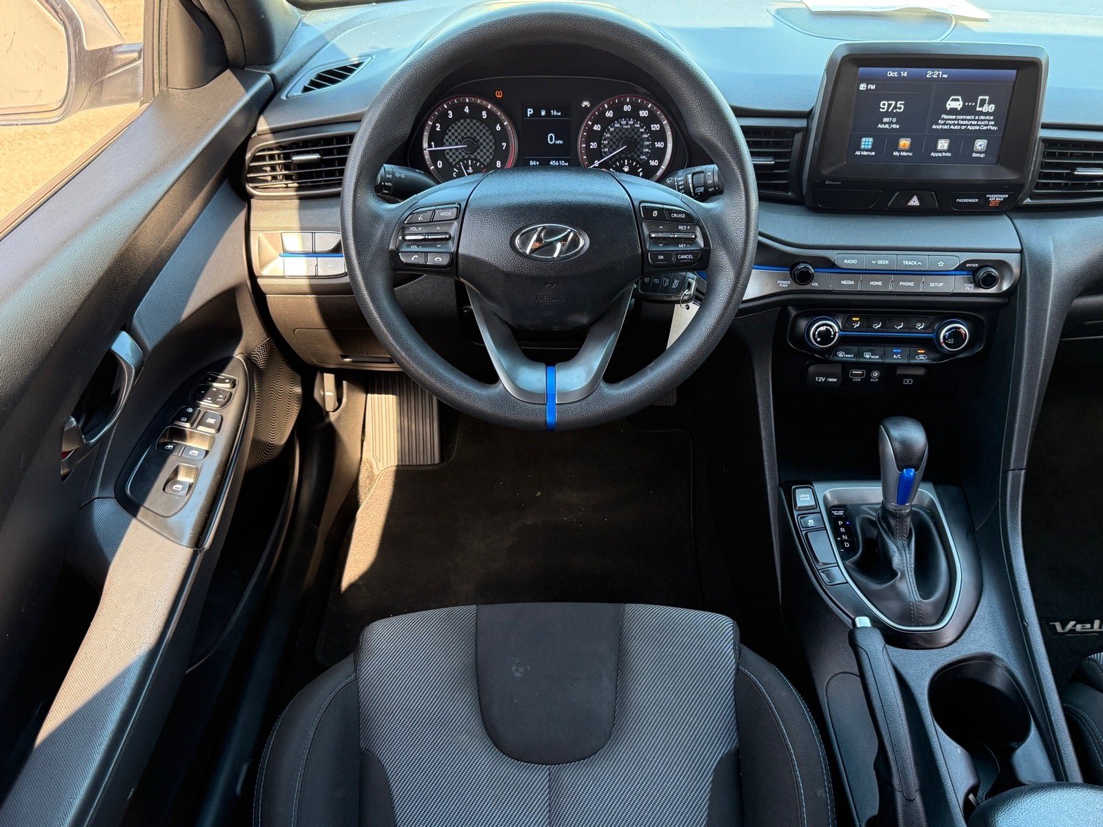 Used 2019 Hyundai Veloster 2.0 FWD image 17