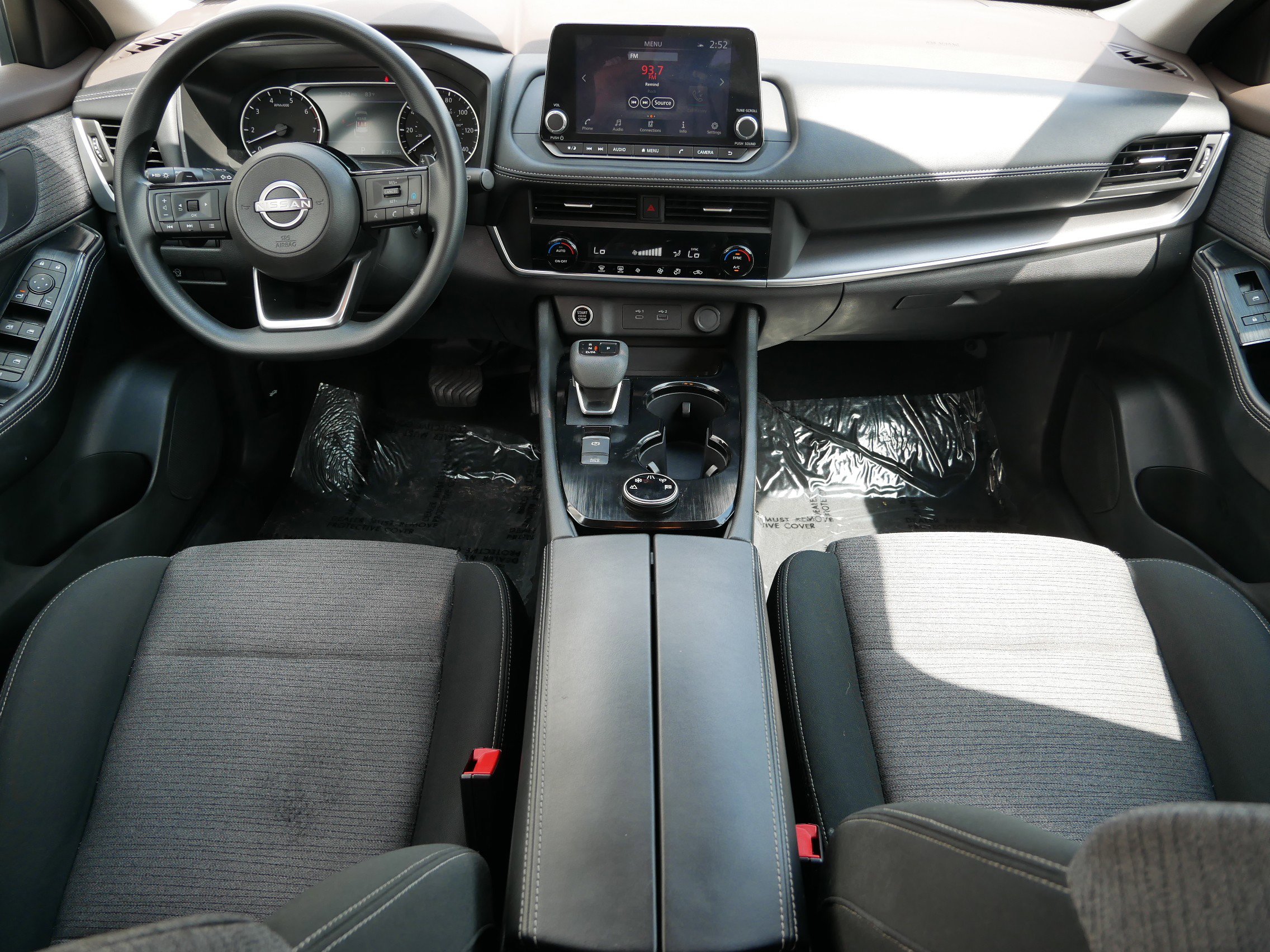 Used 2023 Nissan Rogue SV image 9