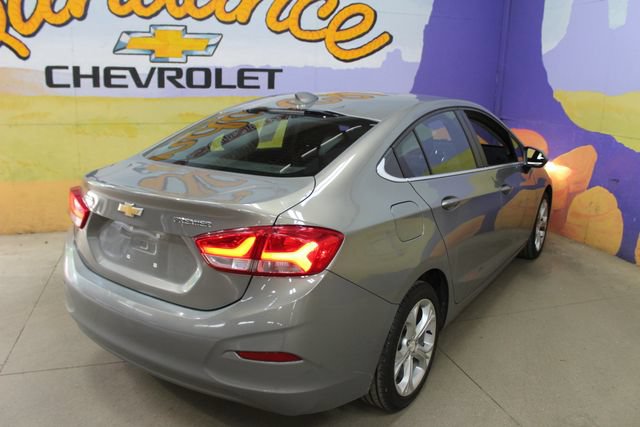 Used 2019 Chevrolet Cruze Premier FWD image 4