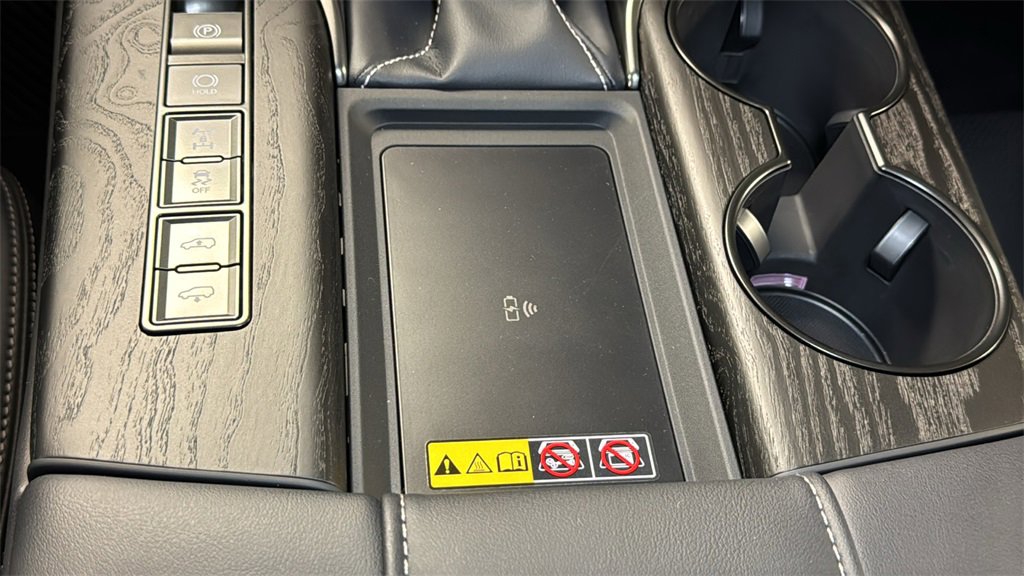 New 2025 Lexus LX 600 4WD w/ Luxury Package image 21