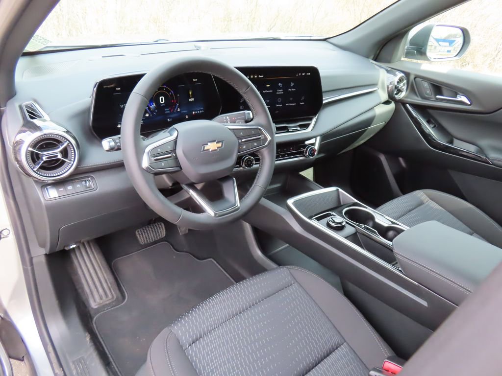 New 2026 Chevrolet Equinox LT AWD/4WD image 18