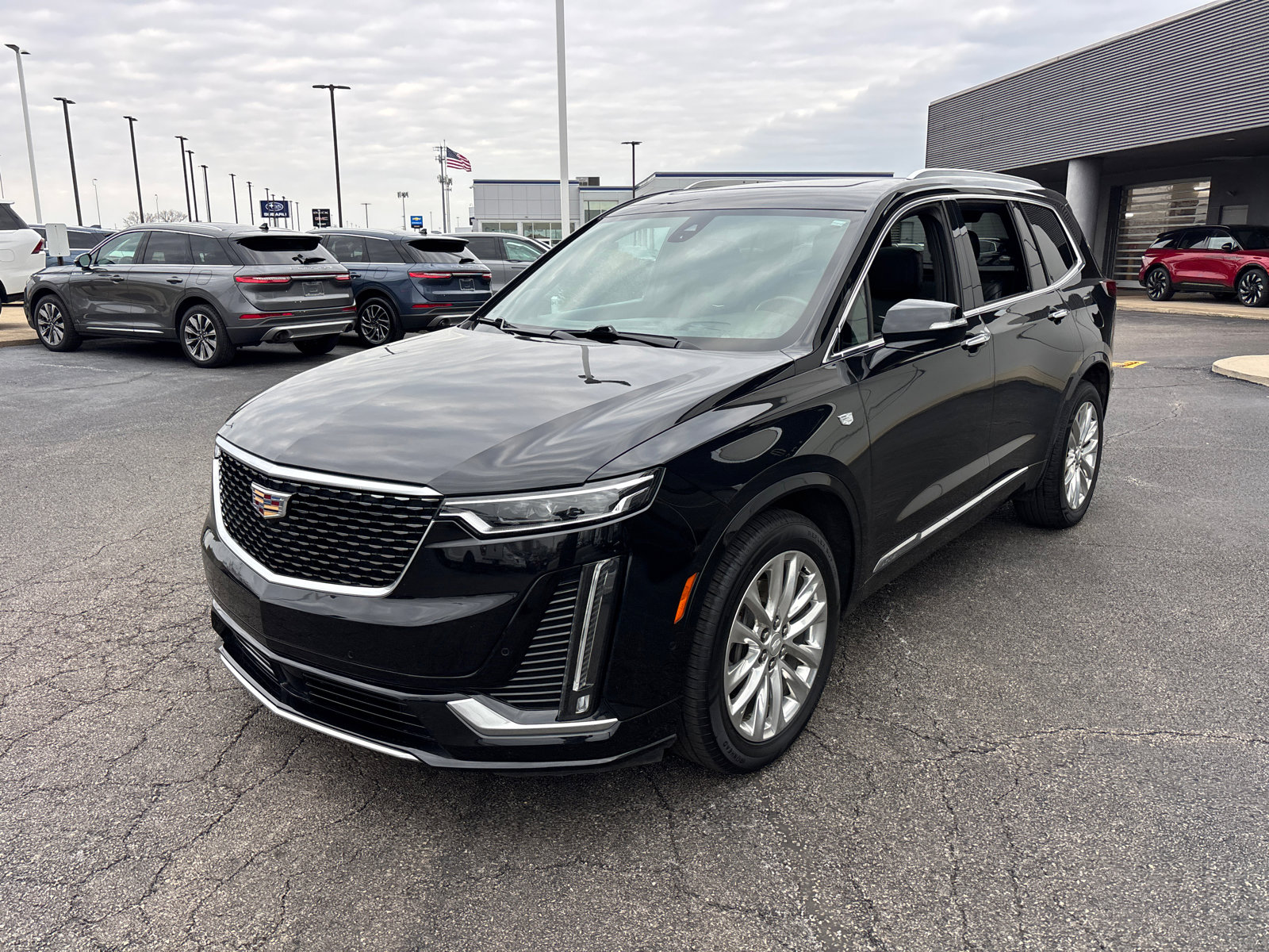 Used 2020 Cadillac XT6 Premium Luxury image 3
