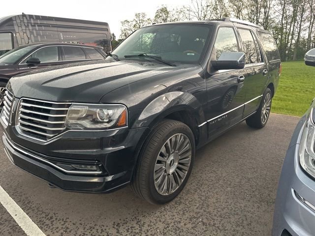 Used 2015 Lincoln Navigator 4WD image 1