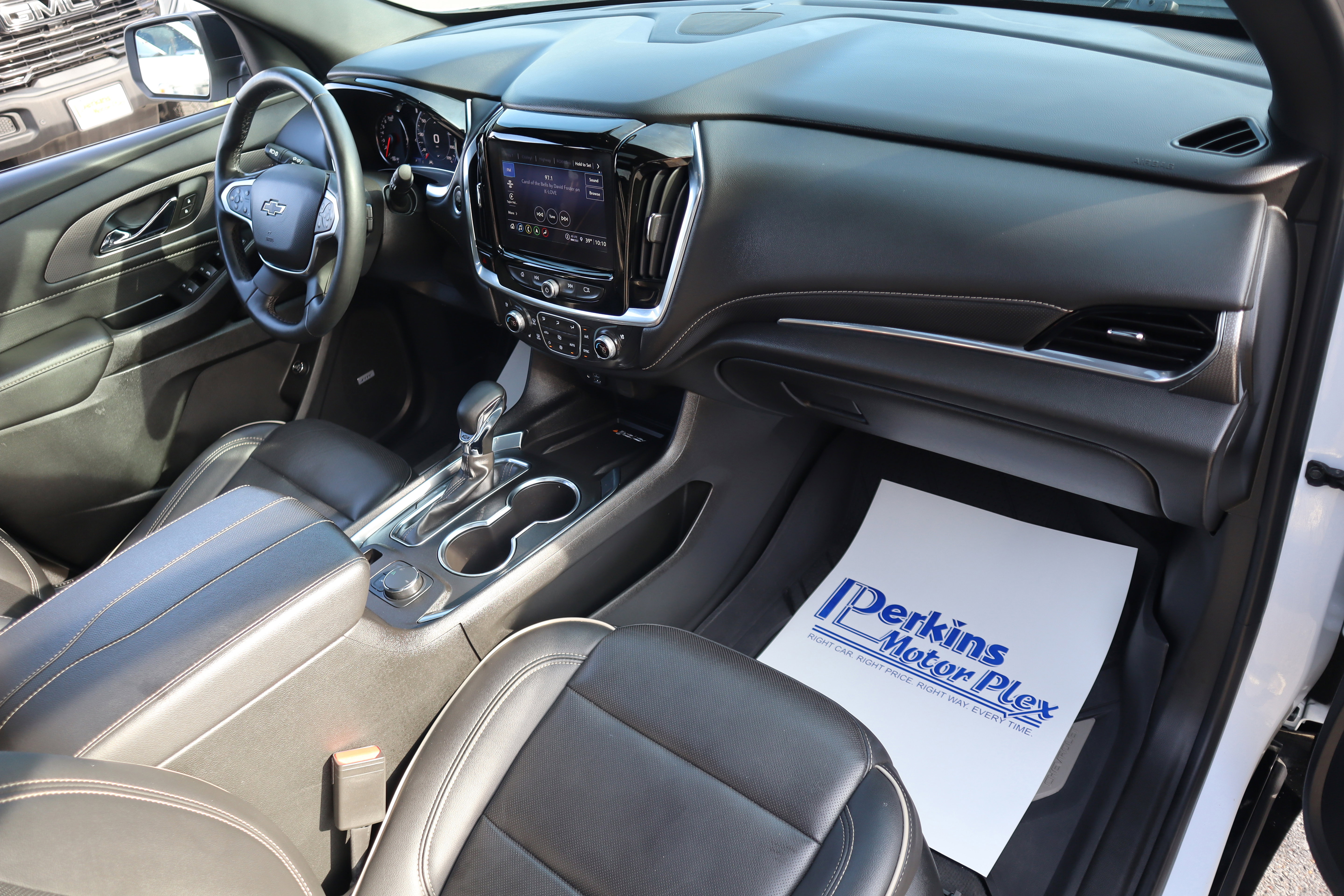 Used 2024 Chevrolet Traverse Premier w/ Redline Edition image 36