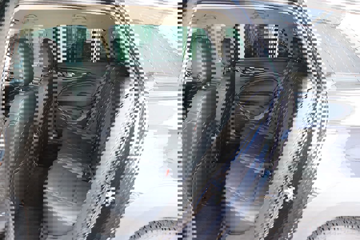 Used 2018 Buick Regal Essence w/ Driver Confidence Package #1 image 39