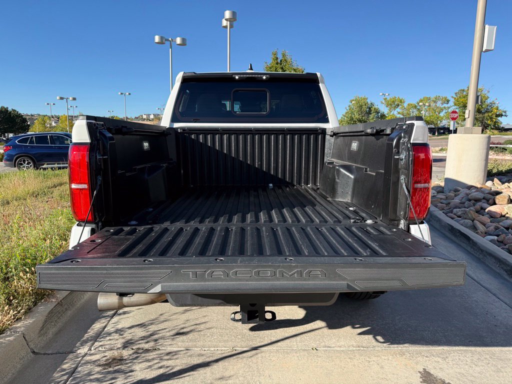 Used 2025 Toyota Tacoma SR5 AWD/4WD image 27