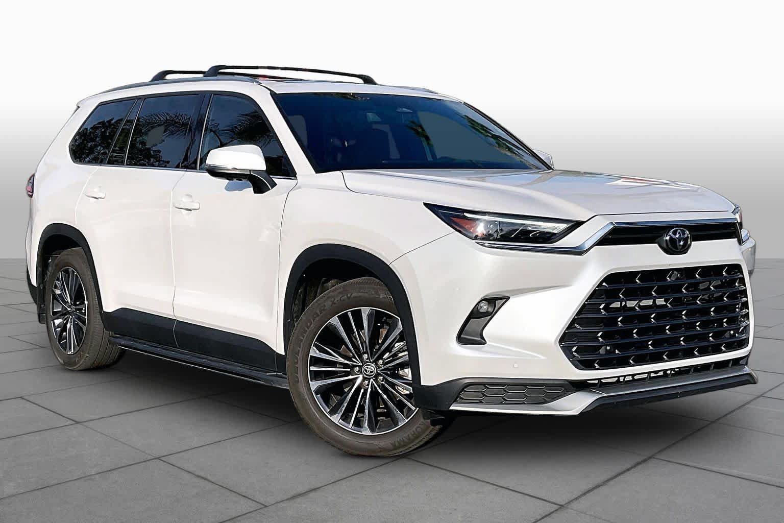 Used 2024 Toyota Grand Highlander AWD Hybrid image 2
