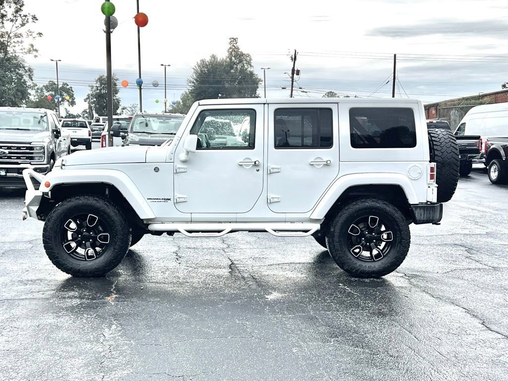 Used 2018 Jeep Wrangler Unlimited Sahara image 2