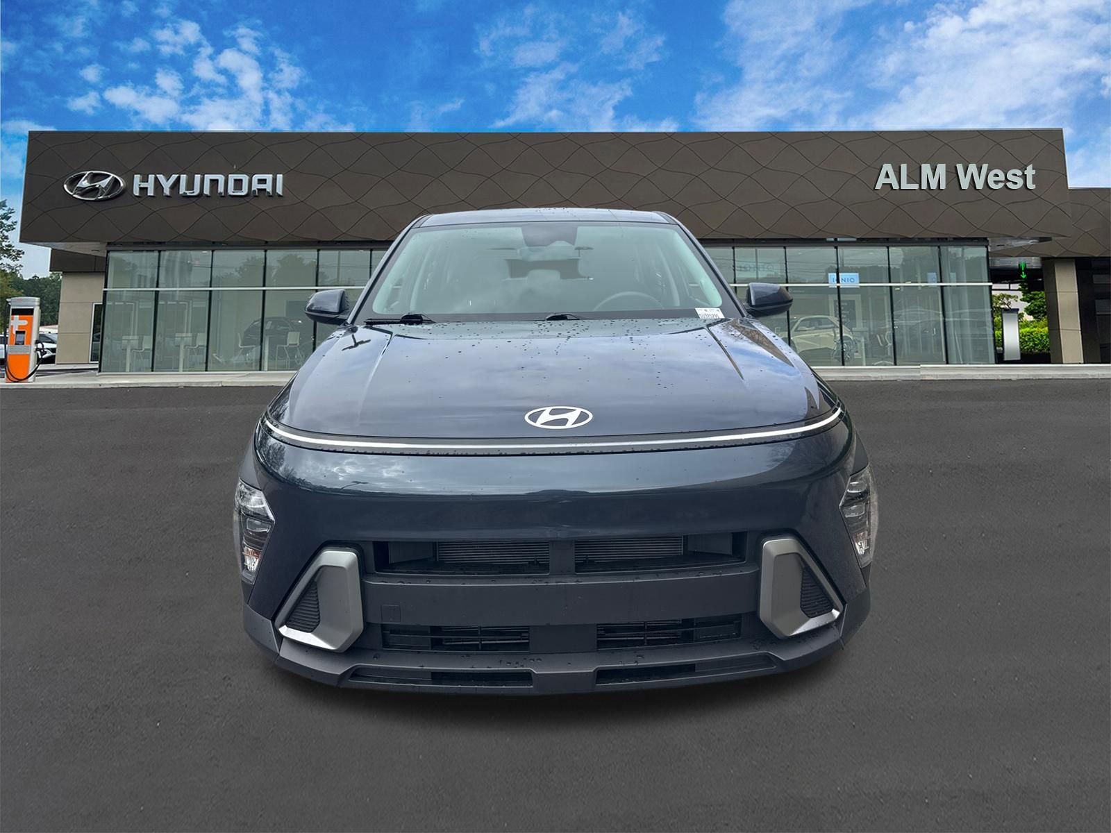 Used 2025 Hyundai Kona SE image 2