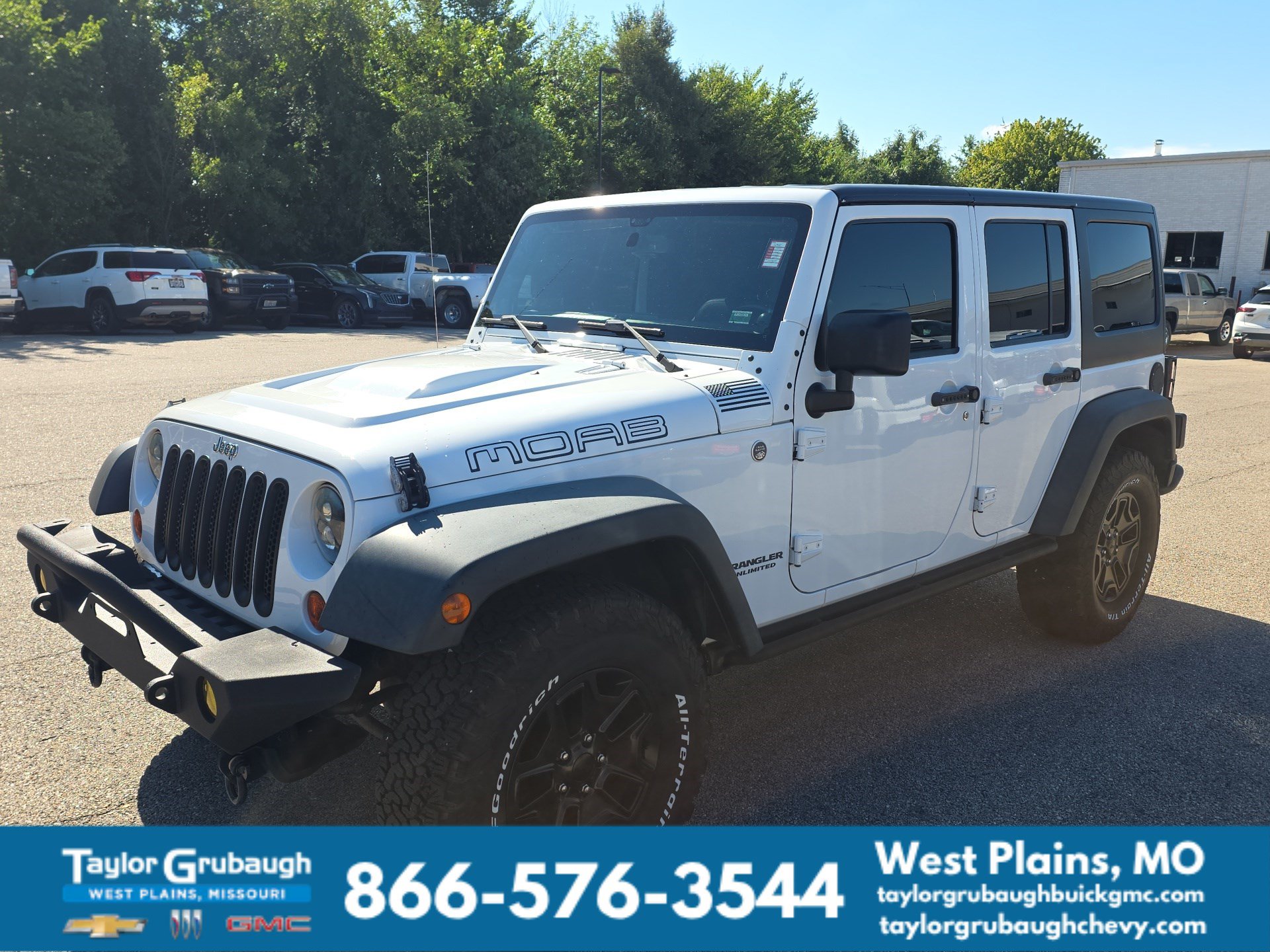 Used 2013 Jeep Wrangler Unlimited Sahara AWD/4WD image 4