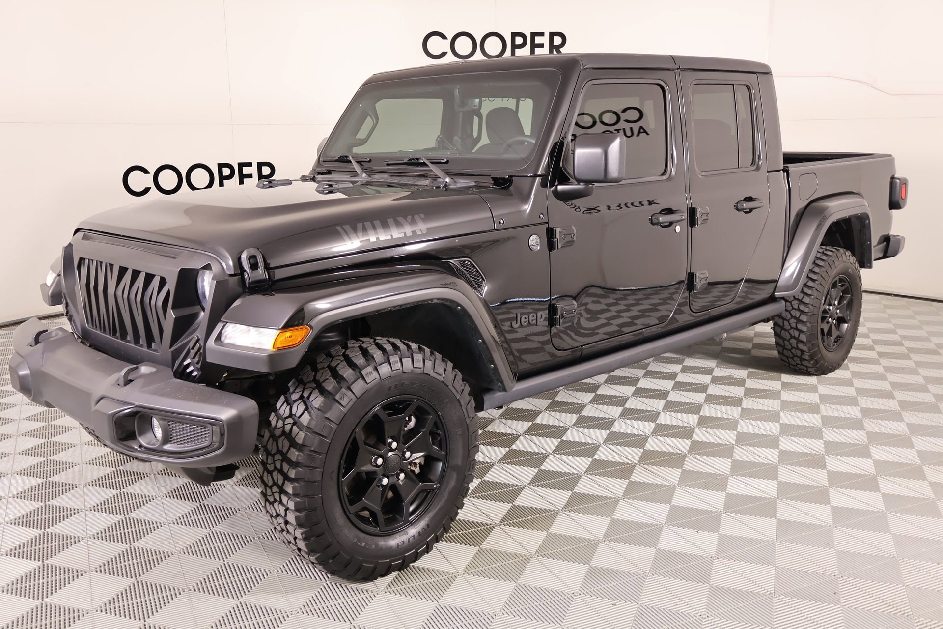 Used 2023 Jeep Gladiator Willys image 10