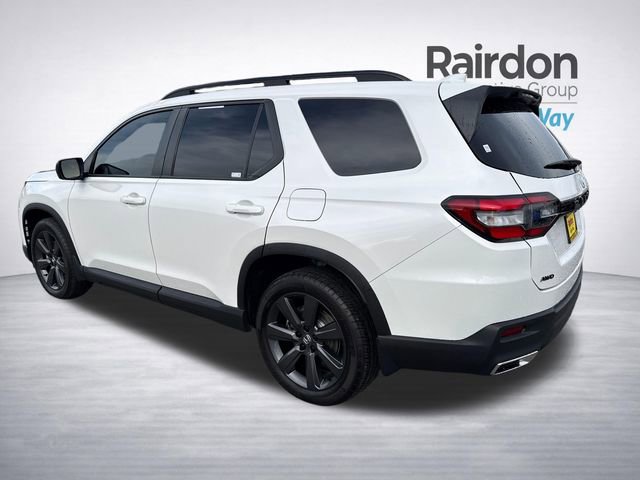 Used 2025 Honda Pilot Sport image 5