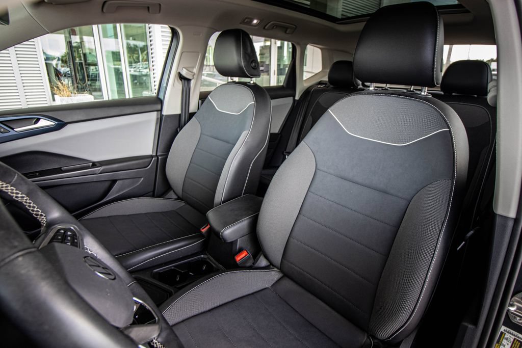 Certified 2023 Volkswagen Taos SE w/ Panoramic Sunroof Package FWD image 24