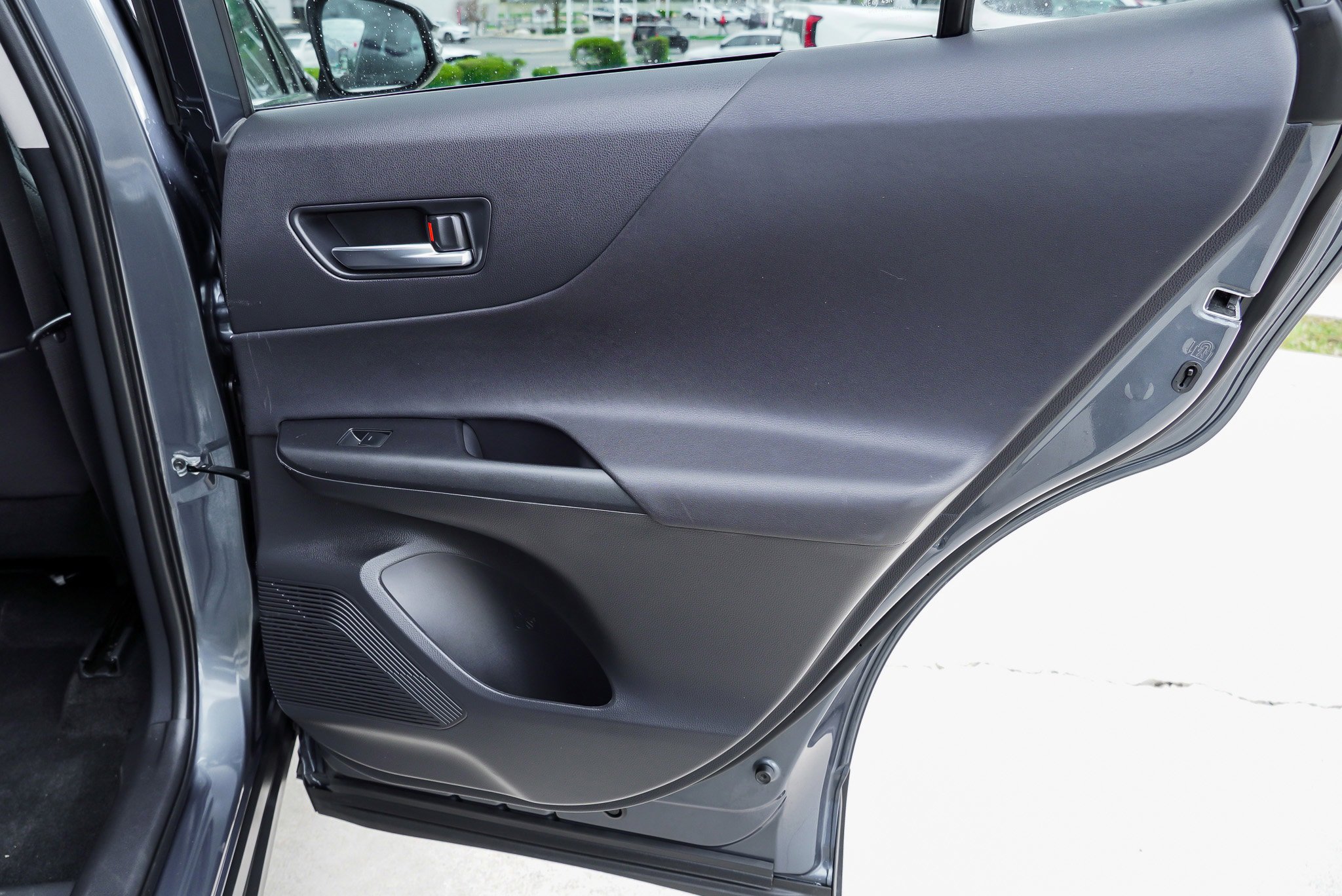 Certified 2024 Toyota Venza LE image 28