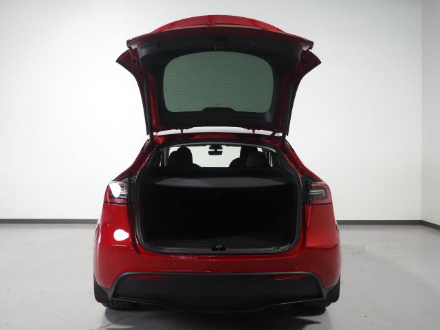 Used 2023 Tesla Model Y Long Range AWD/4WD image 39