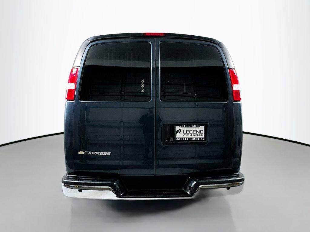 Used 2019 Chevrolet Express 2500 w/ Driver Convenience Package image 8